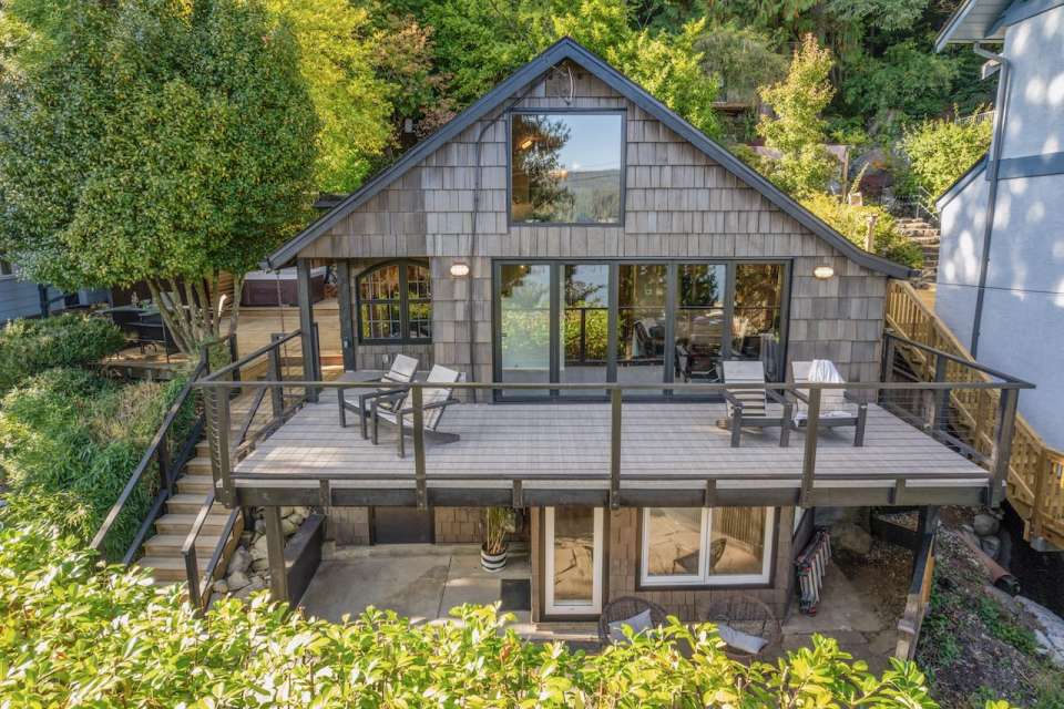 Rustic Charm. Corner Lot House With Hot Tub.