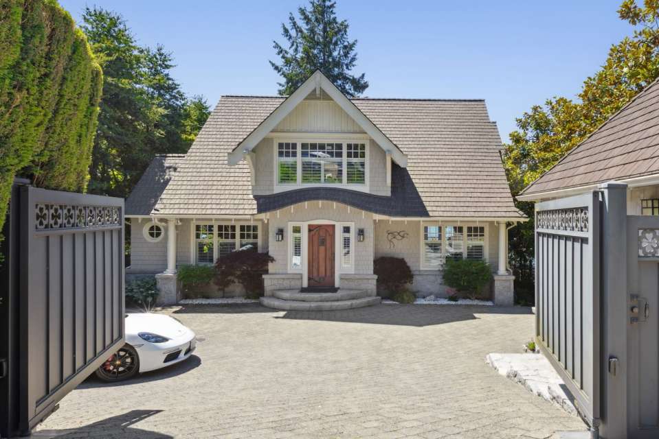 Waterfront Estate at Waters Edge