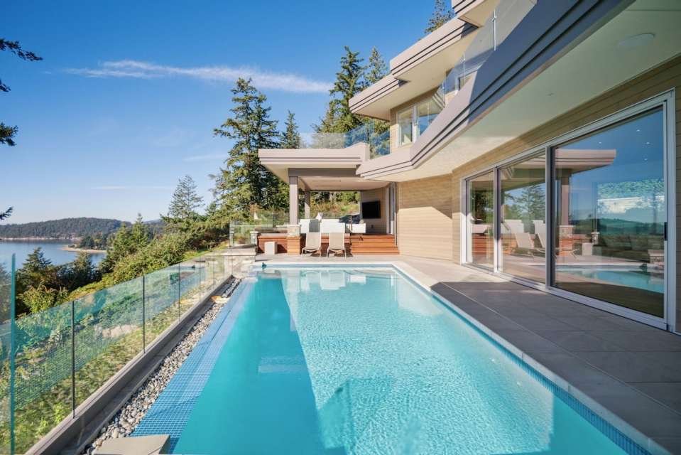 Private Modern West Vancouver Sanctuary