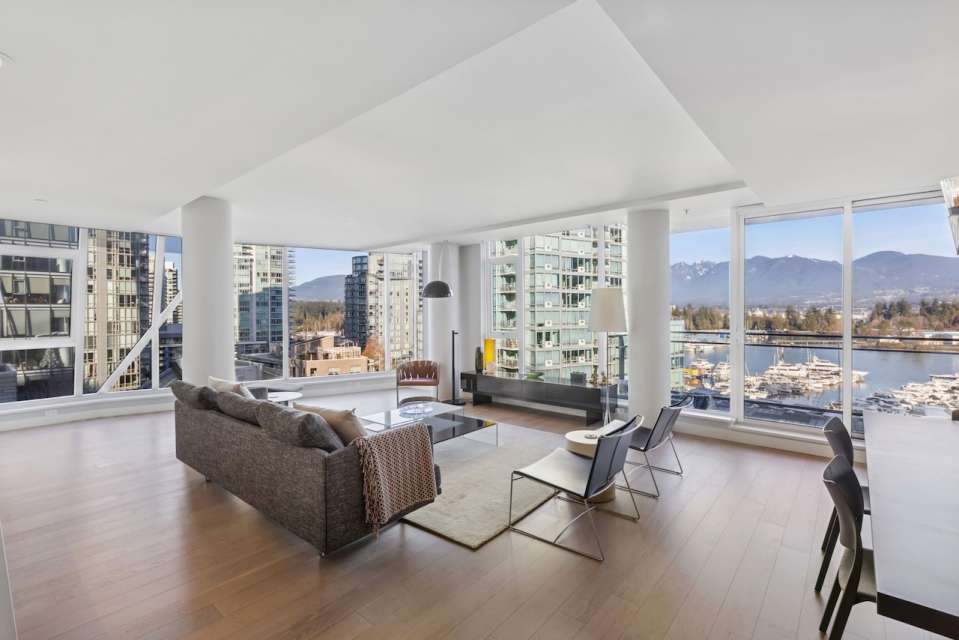 West Pender Place Corner Unit With Views