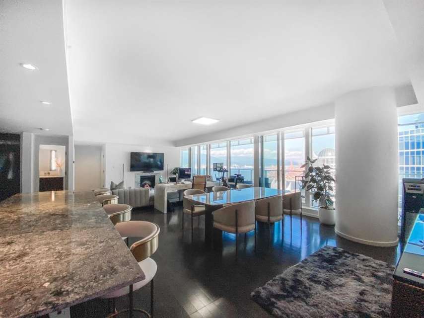 Prestigious Fairmont Pacific Rim Residence